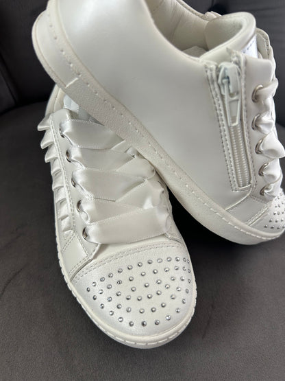 Cerri Trainer with ribbon lace